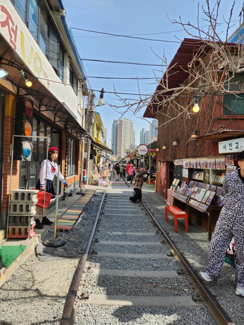 군산 감성여행 철길과 짬뽕이 만나는 하루 코스 추천 노마로 경안마을 짬뽕특화거리 군산 감성여행 철길과 짬뽕이 만나는 하루 코스 추천 노마로 경안마을 짬뽕특화거리